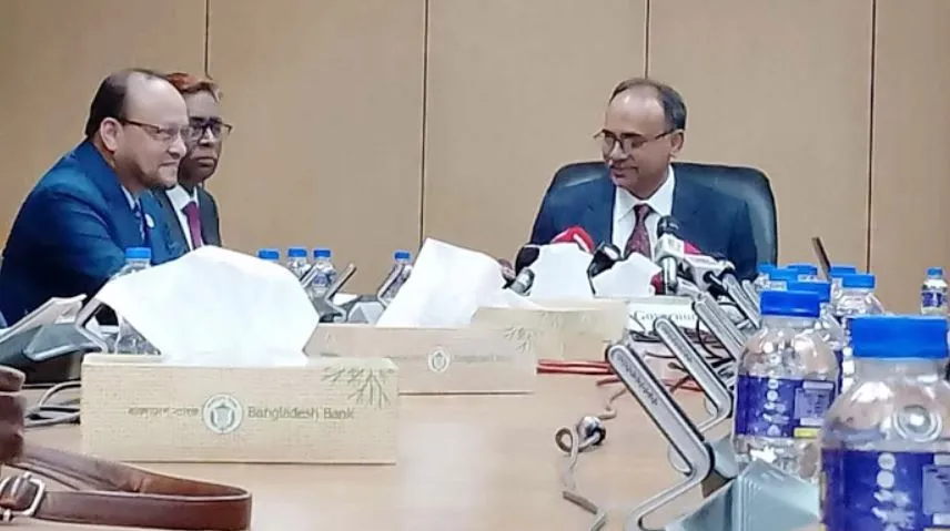 দেশ থেকে অর্থপাচার অনেকটা নিয়ন্ত্রণে: গভর্নর