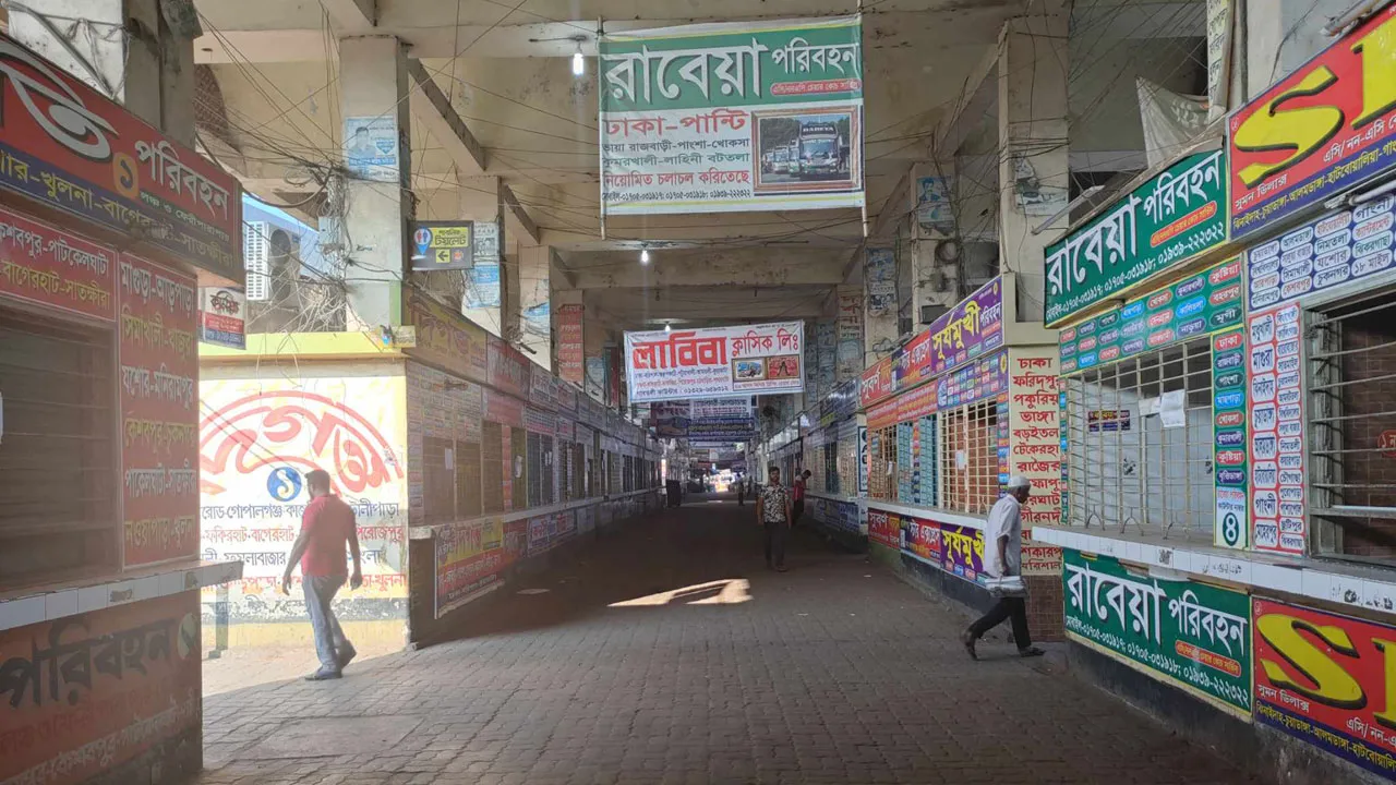 আজও যাত্রীশূন্য গাবতলী, চলছে না দূরপাল্লার বাস