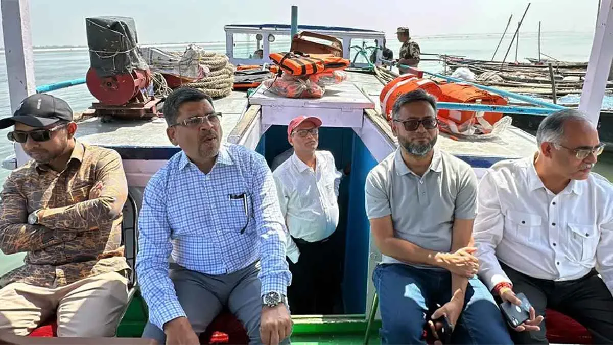 গঙ্গার পানি দেখতে ফারাক্কায় বাংলাদেশ ও ভারতের প্রতিনিধিরা