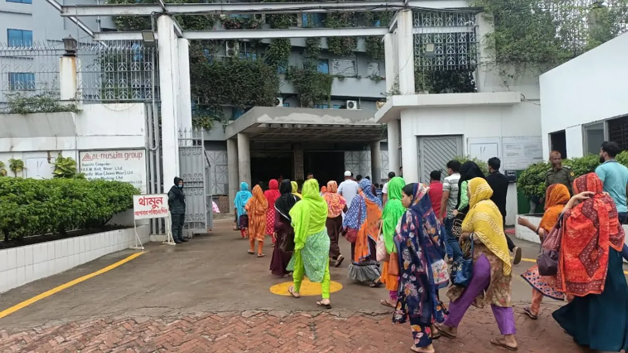 সাভারের অধিকাংশ কারখানায় উৎপাদন শুরু