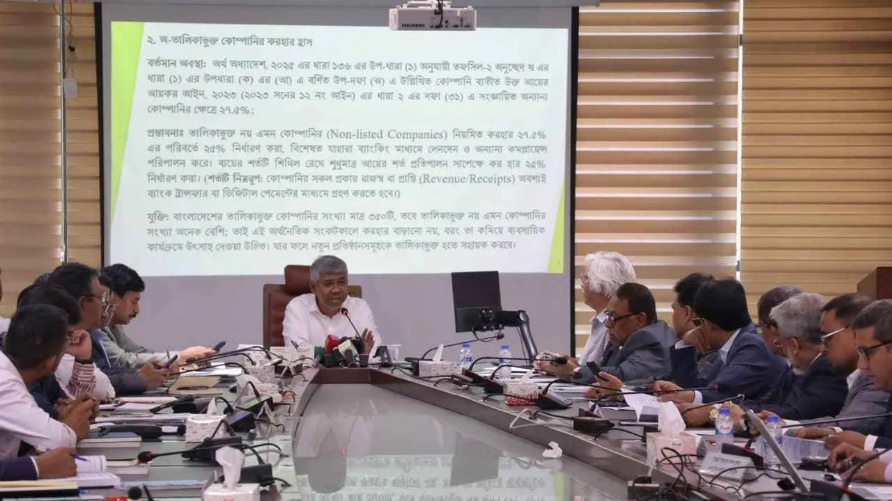 স্থগিত হচ্ছে পোশাক খাতের ক্রয়াদেশ, বাড়ছে উদ্বেগ