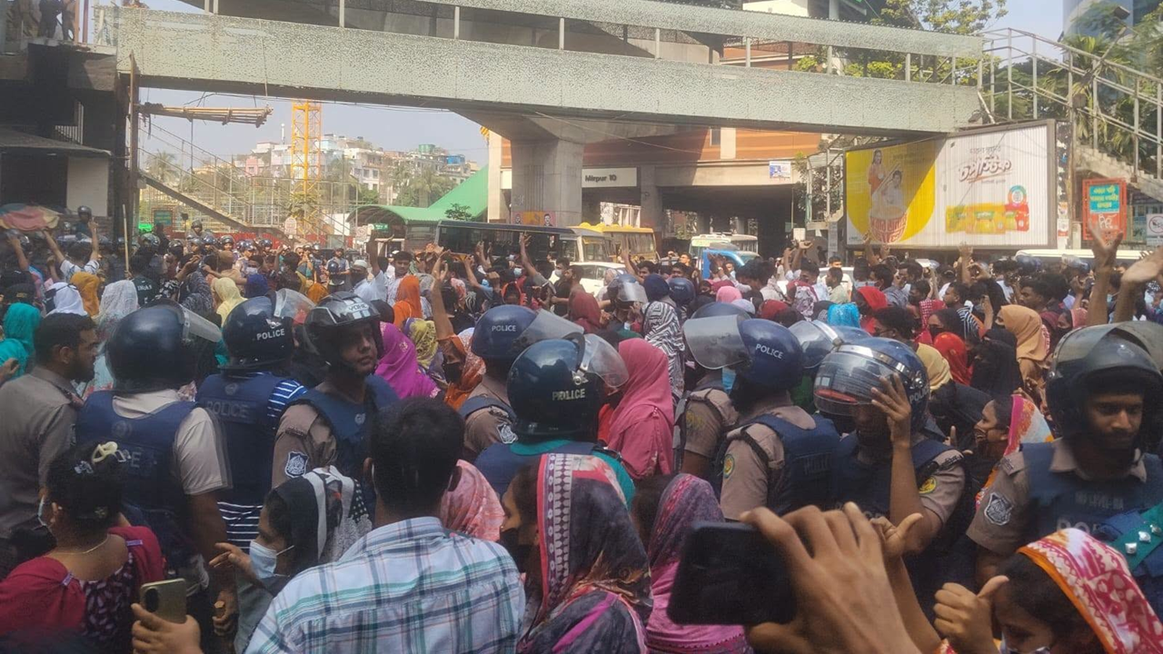 মিরপুরে পোশাকশ্রমিকদের বিক্ষোভ