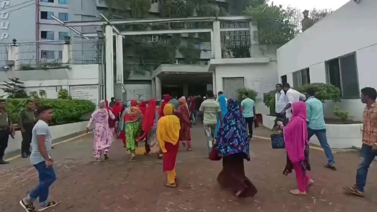 স্বস্তি ফিরেছে আশুলিয়ায় পোশাক শিল্পে