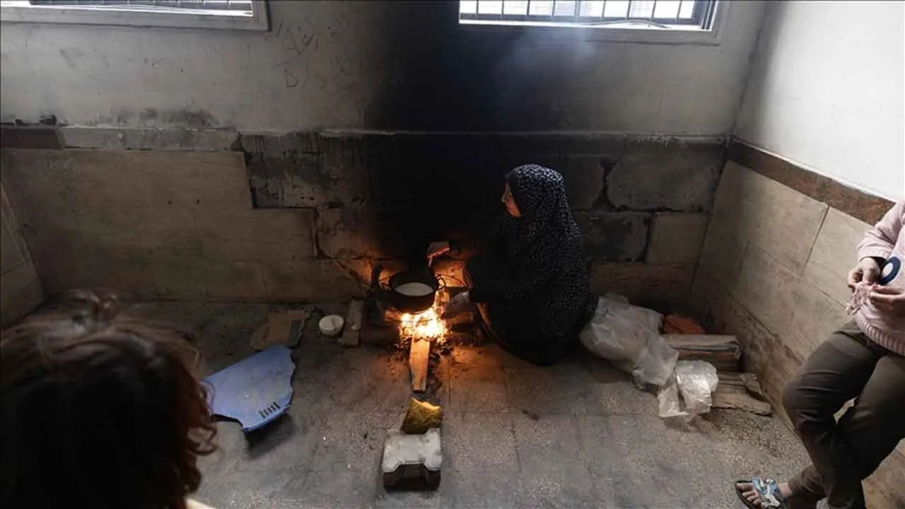 শীতের আগমনে আরও ভয়াবহ হয়ে উঠছে গাজার পরিস্থিতি