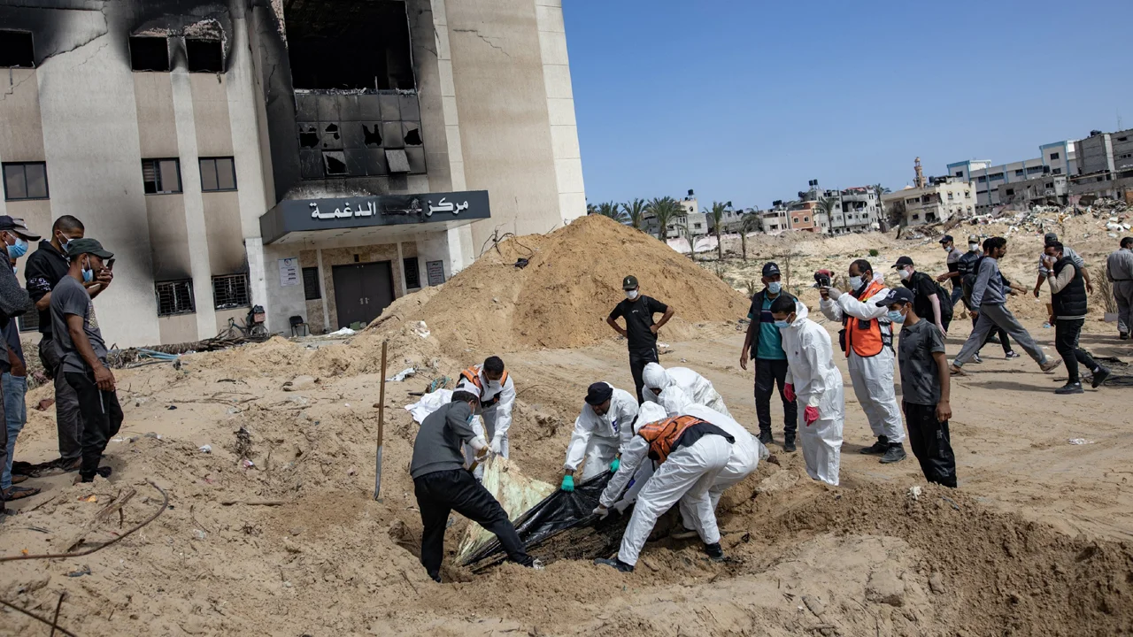 gaza-mass-grave-20240425170501