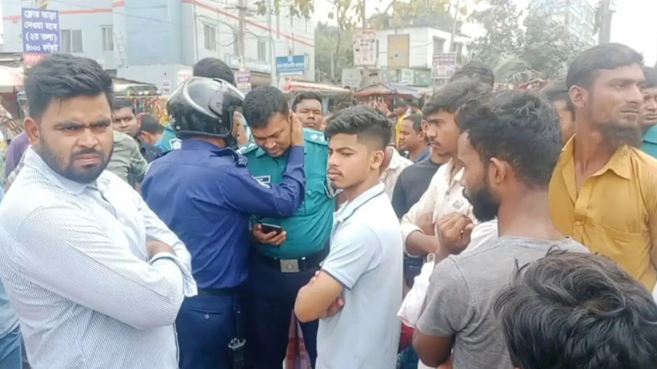 দাবি পূরণের আশ্বাসে মহাসড়ক ছাড়লেন শ্রমিকরা