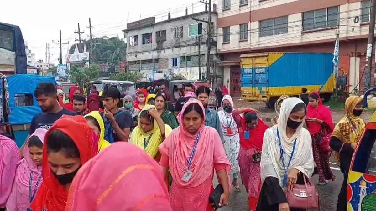 গাজীপুরে পোশাক কারখানায় শান্তিপূর্ণভাবে চলছে উৎপাদন, বন্ধ ৮টি