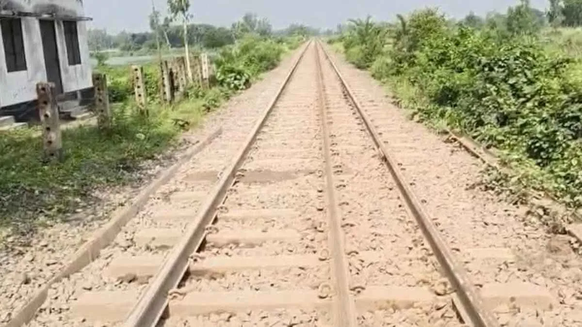 ঢাকা-রাজশাহী রেললাইনে ট্রেন চলাচল স্বাভাবিক