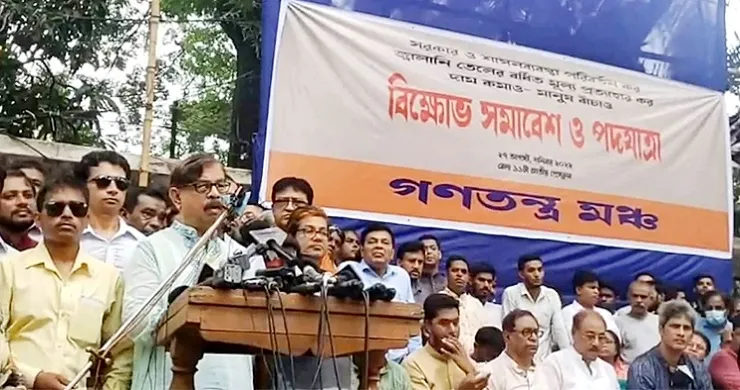 সরকার পতন করেই ঘরে ফিরবো : মান্না