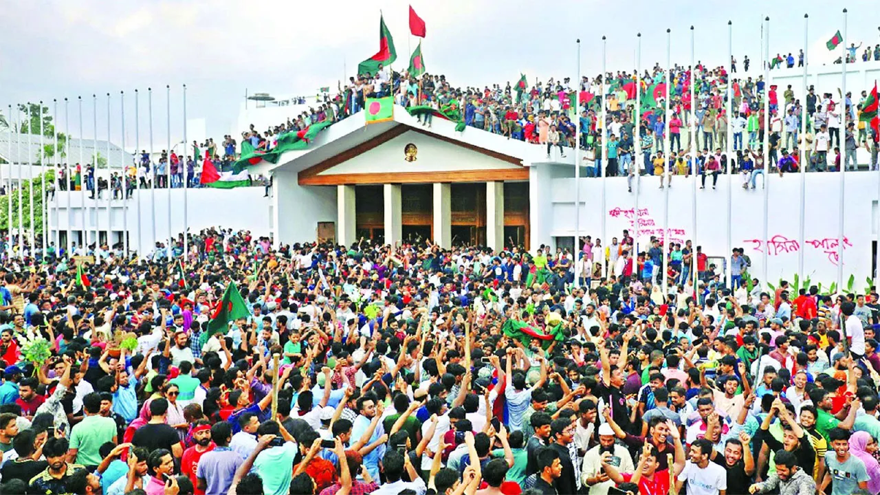 ছাত্রজনতা গণঅভ্যুত্থান দিবস উপলক্ষে ৫ আগস্ট ছুটি ঘোষণা