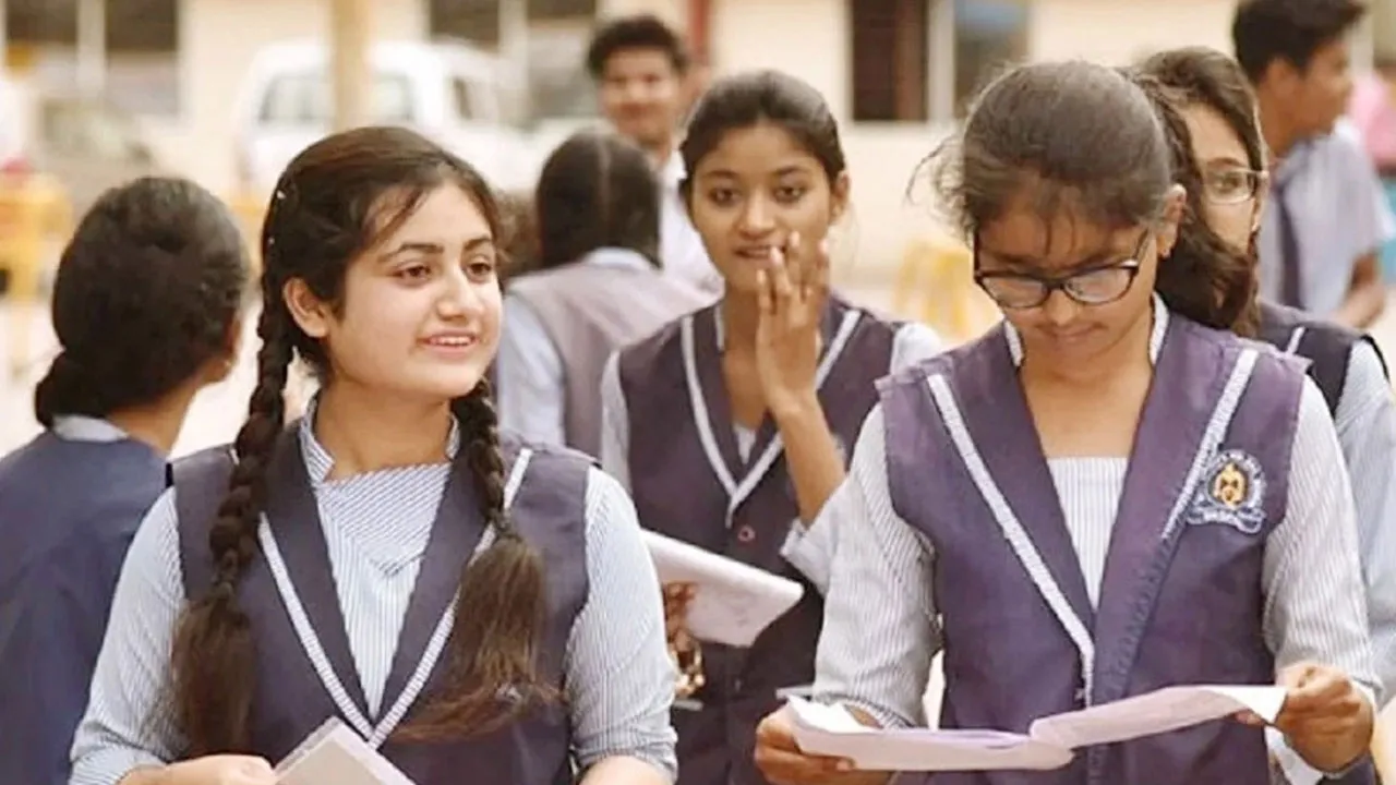 একাদশে ভর্তিচ্ছু অসচ্ছল শিক্ষার্থীরা পাবেন ৮ হাজার টাকা