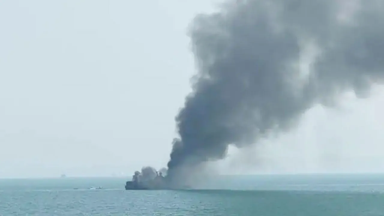 পারস্য উপসাগরে তেলবাহী ট্যাঙ্কারে ইরানের হামলা