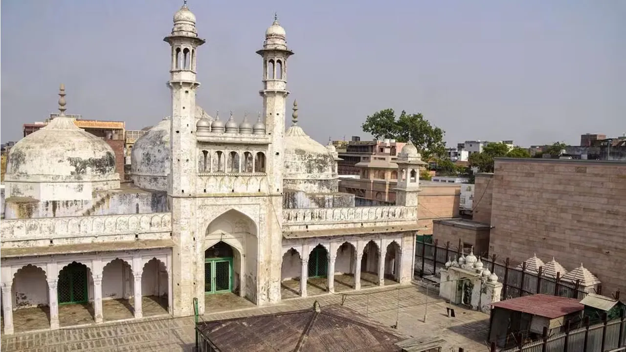 এবার ভারতে জ্ঞানবাপী মসজিদের নিচে মন্দির দাবি আইনজীবীর