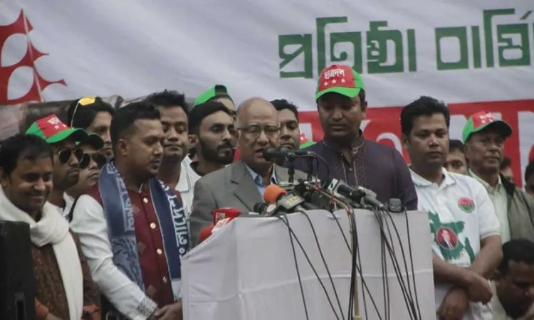 জনগণ রাস্তায় নেমেছে, আর রক্ষা নাই : খন্দকার মোশাররফ