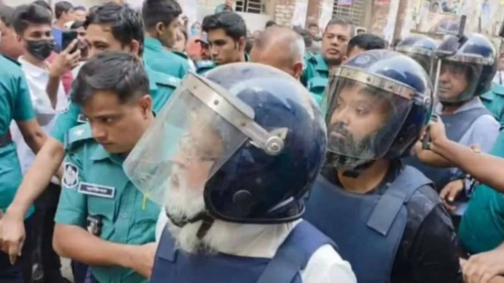 মনির হত্যা মামলায় হাজী সেলিম ও ছেলে সোলায়মান  ৪ দিনের রিমান্ডে
