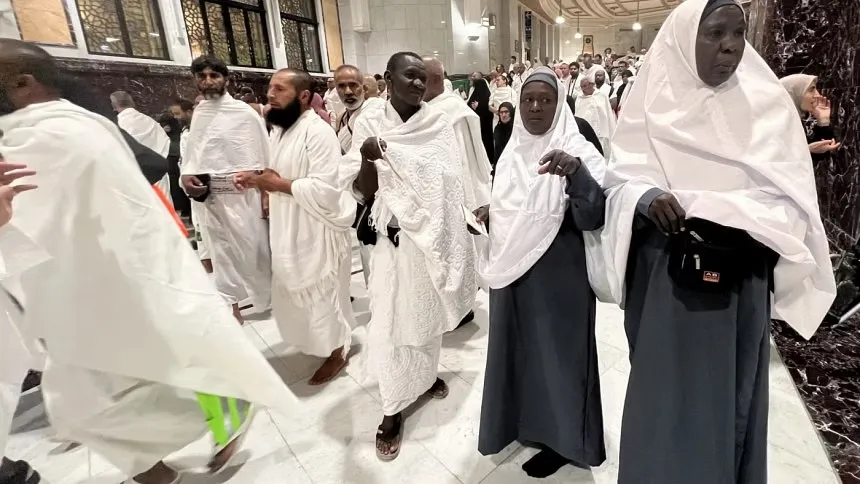 Millions head to Mecca for huge hajj in Saudi heat