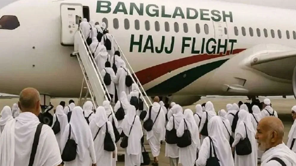 শুক্রবার রাতে ঢাকা ছাড়বে প্রথম হজ ফ্লাইট