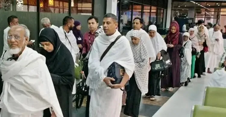 দেশে ফিরেছেন ৬৪১৬৩ বাংলাদেশি হাজি