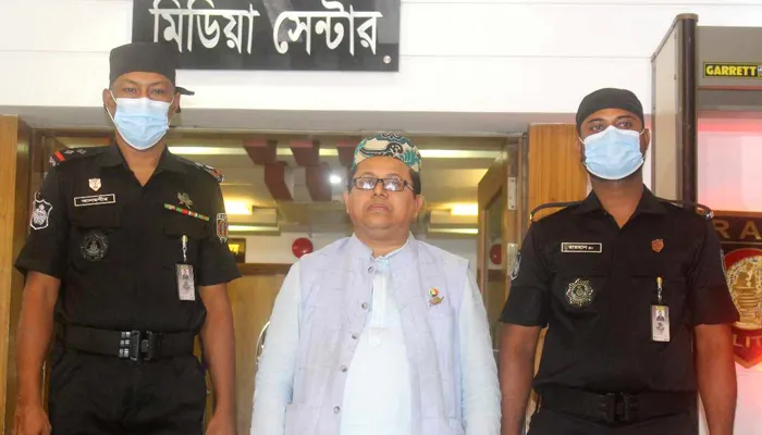 ৩০০ কোটির বিনিময়ে মনোনয়ন দিতে আশ্বাস হানিফের