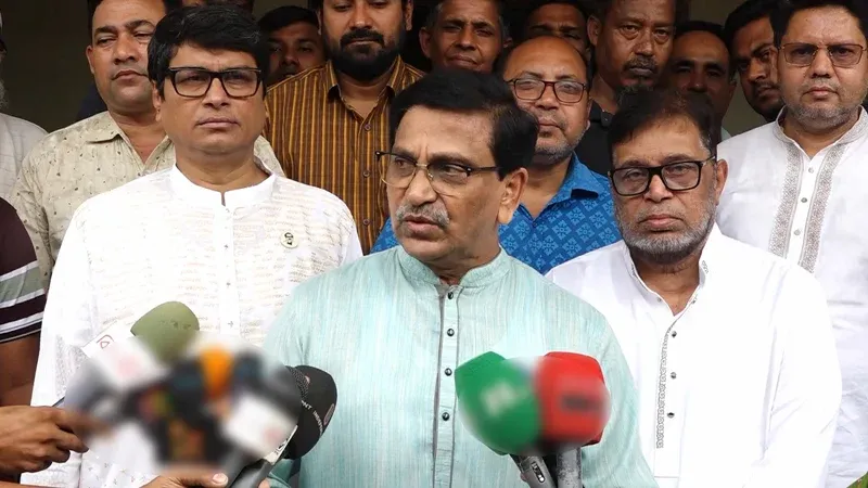 সমুচিত জবাবের জন্য সশস্ত্র বাহিনী প্রস্তুত আছে: হানিফ