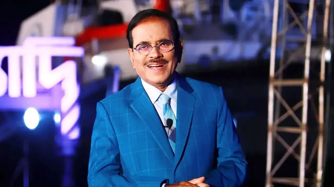 স্বাধীনতা পুরস্কার গ্রহণ করলেন হানিফ সংকেত