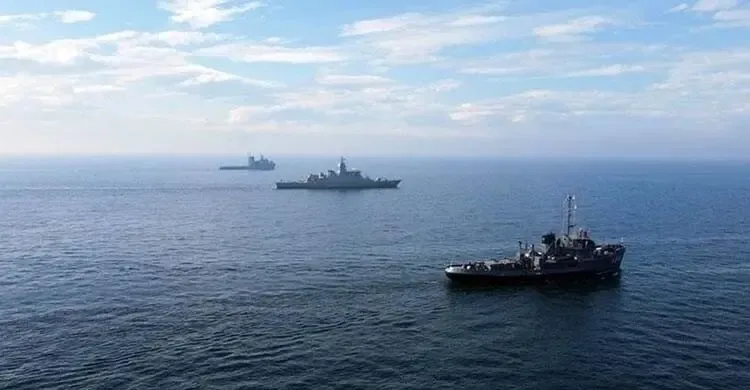 বন্ধু দেশগুলোর জন্য আগেই ১৭ কোটি ব্যারেল তেল ছেড়েছে ইরান