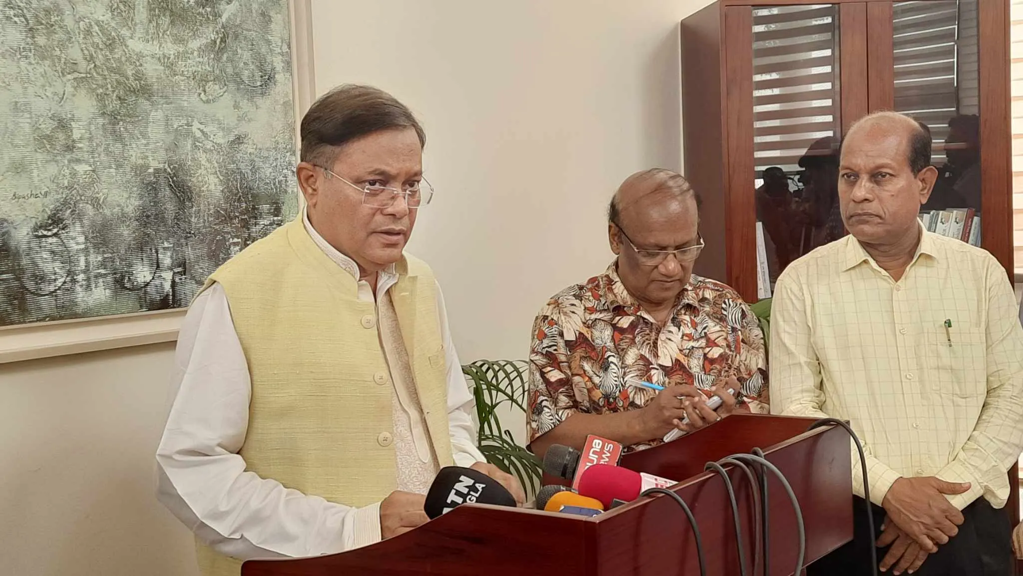 জিম্মি জাহাজ উদ্ধার প্রসঙ্গে যা জানালেন পররাষ্ট্রমন্ত্রী