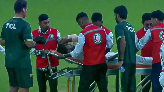 মাথায় মারাত্মক আঘাত, স্ট্রেচারে মাঠ ছাড়লেন হাসান আলি