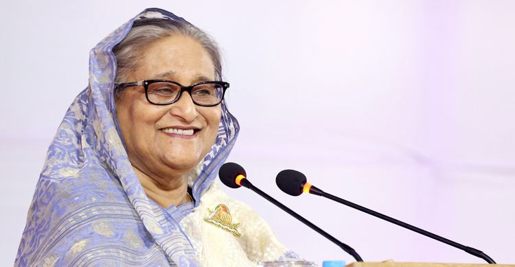 প্রভুদের পরামর্শে চললে রাজনীতিতে টিকে থাকা যাবে না : শেখ হাসিনা