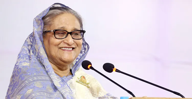 প্রভুদের পরামর্শে চললে রাজনীতিতে টিকে থাকা যাবে না : শেখ হাসিনা