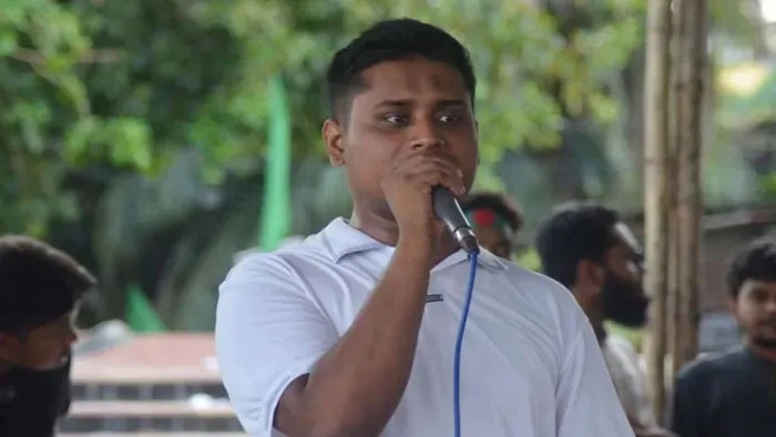 বাচ্চারা জীবন দেয় আর পদ ভাগাভাগি করেন মুরব্বিরা: হাসনাত