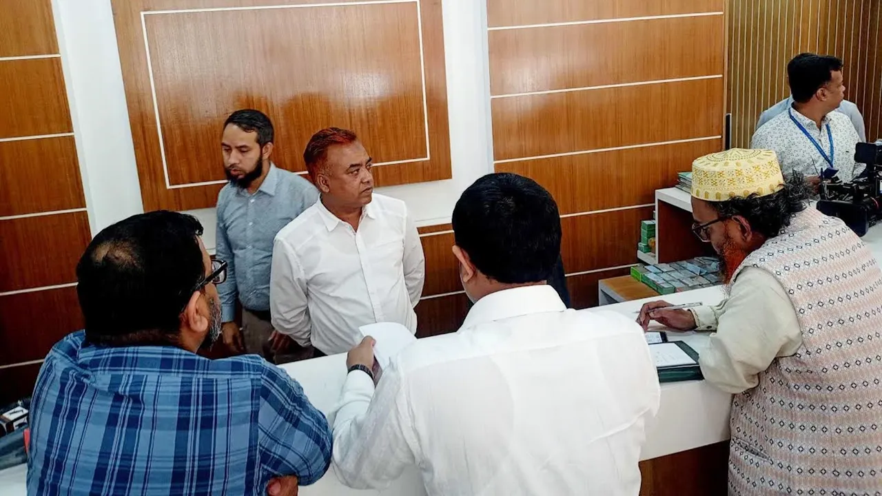অন্য চিকিৎসক দিয়ে ‘অপারেশন’ : হাই-কেয়ারের কার্যক্রম স্থগিত