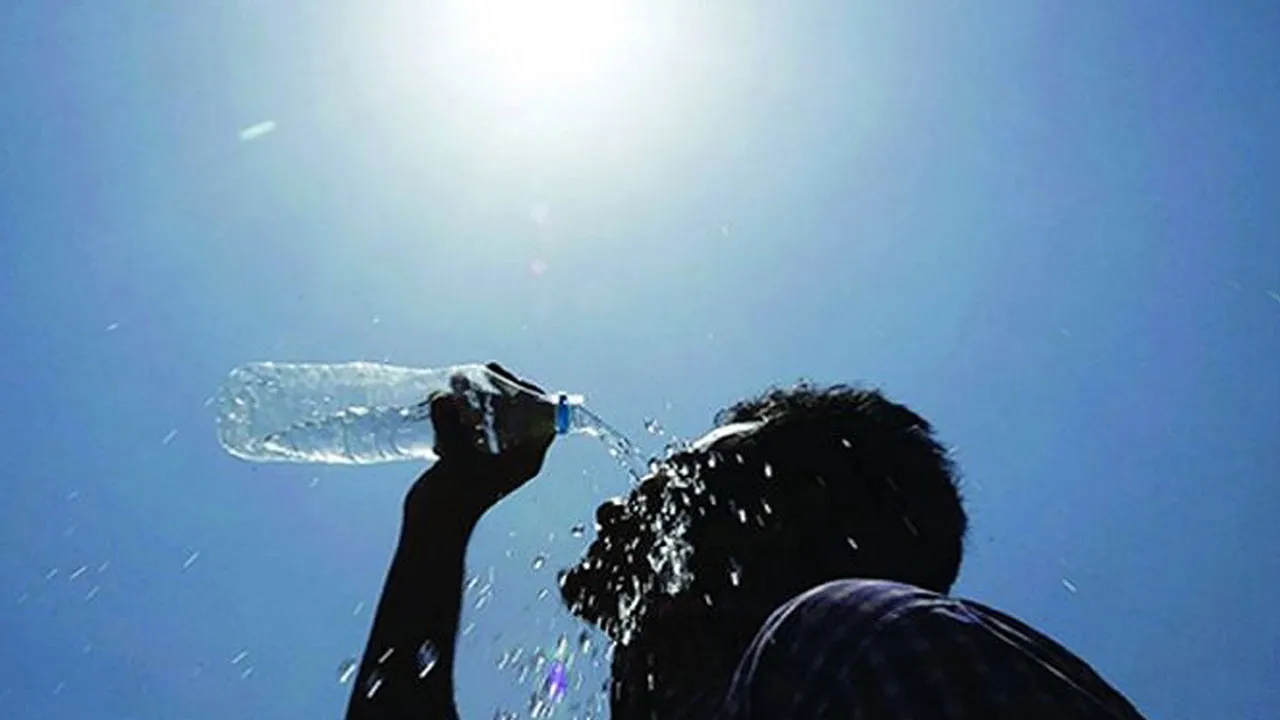 সারাদেশে দিনের তাপমাত্রা বাড়তে পারে ৩ ডিগ্রি