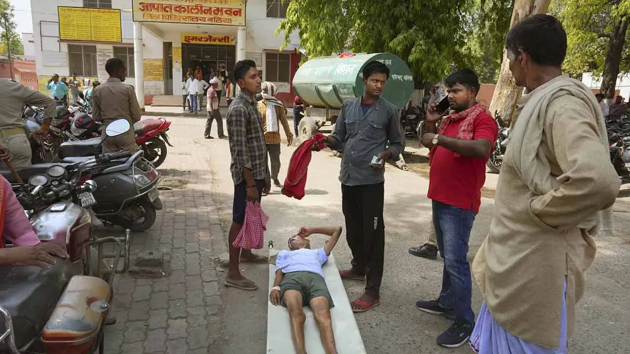 গরম-তাপপ্রবাহ : ভারতের ৪ রাজ্যে হিটস্ট্রোকে ৩৩ মৃত্যু