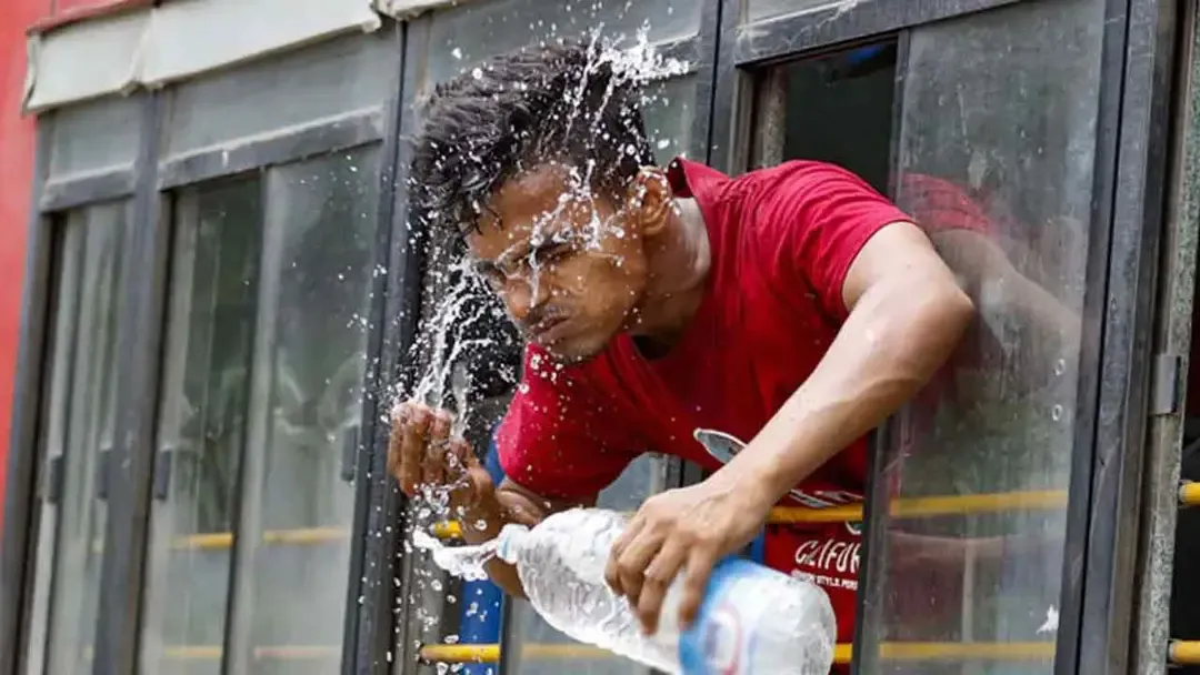 তীব্র তাপদাহে পুড়ছে দেশ, ২৭ জেলায় তাপপ্রবাহ অব্যাহত