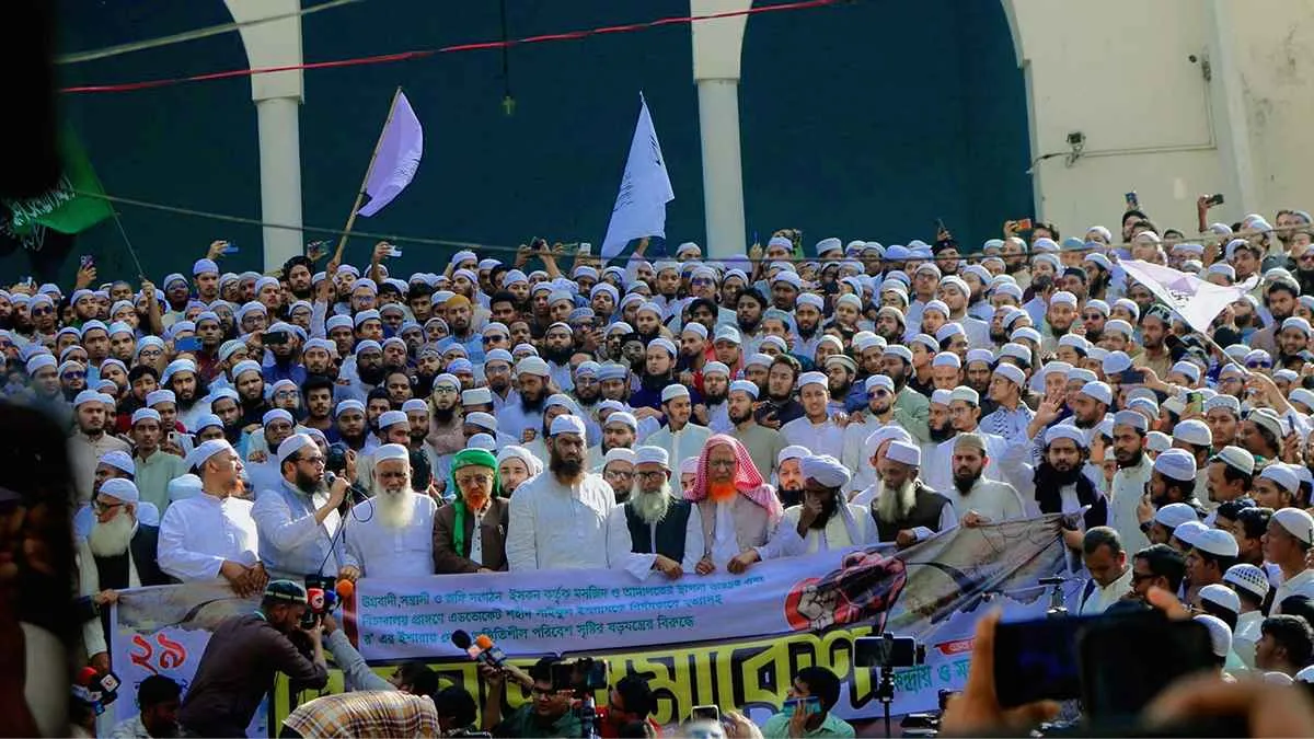 ইসকনের নামে আওয়ামী লীগ নতুন করে আসার চেষ্টা করছে : হেফাজত