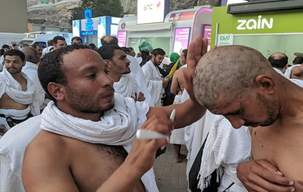 হজের সময় মাথা মুণ্ডনের বিধান জানুন