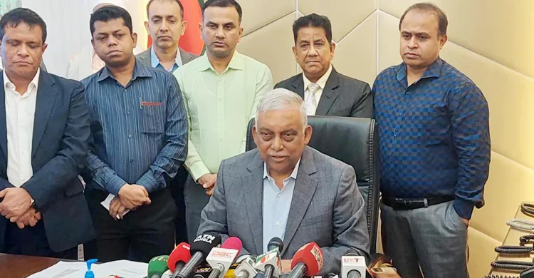 তারেক রহমানকে মানতে না পারায় বিএনপি নেতারা নির্বাচনে : স্বরাষ্ট্রমন্ত্রী