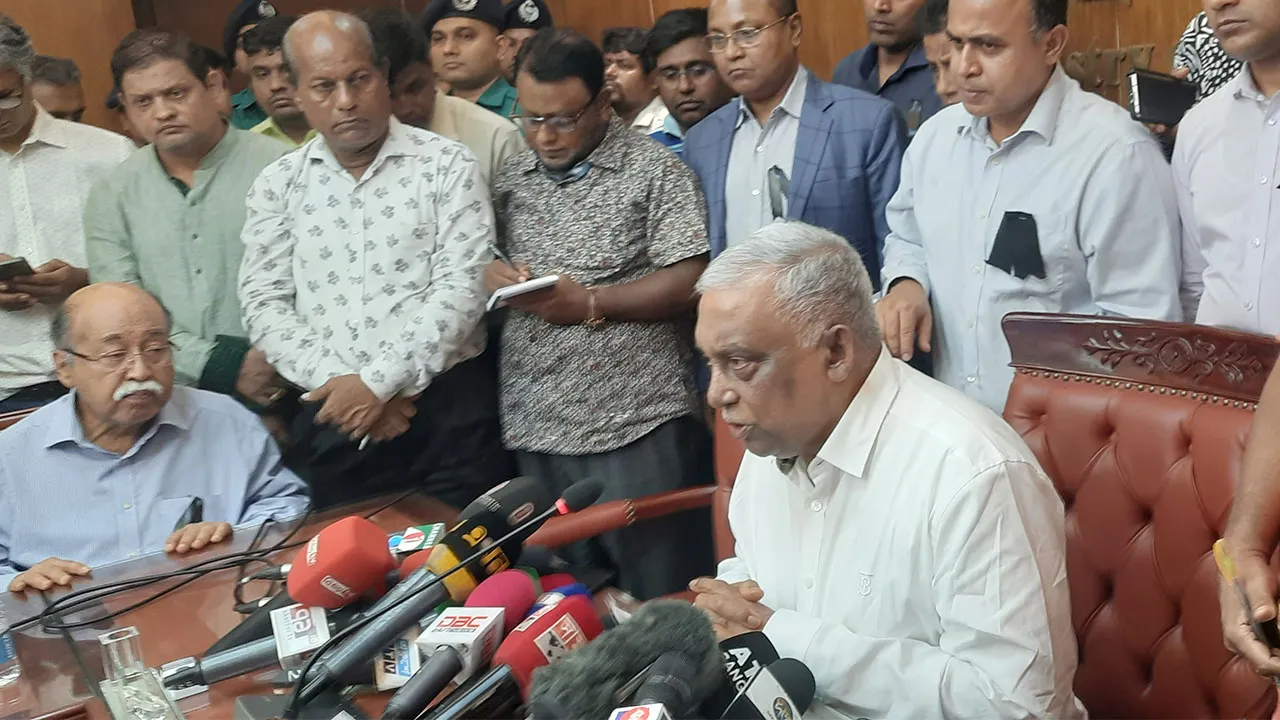 বাধ্য হয়েই পুলিশ গুলি করেছে : স্বরাষ্ট্রমন্ত্রী