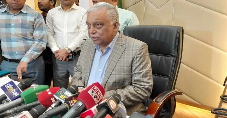 হারুনের পর এডিসি সানজিদাকে রংপুরে বদলির খবর গুজব: স্বরাষ্ট্রমন্ত্রী
