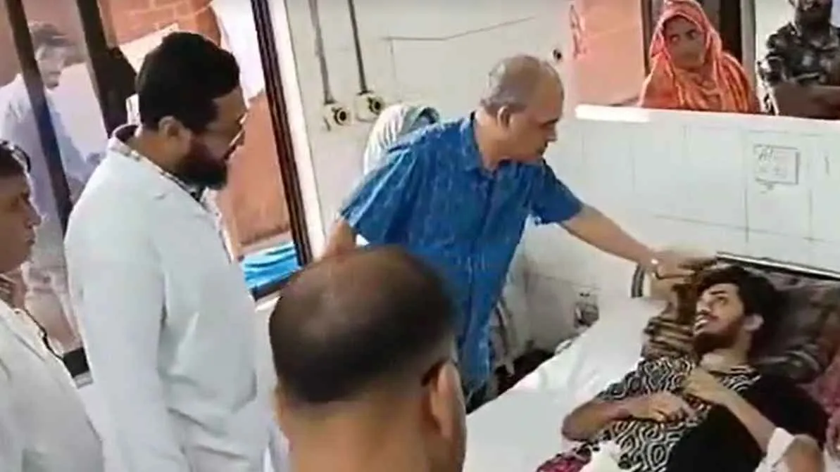 আহতদের জন্য সবকিছুই করছে সরকার: স্বরাষ্ট্র উপদেষ্টা