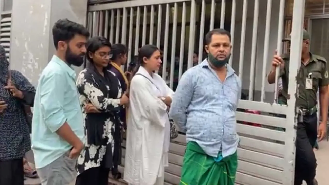 হাসপাতালে কাউকে ভিড় না করার অনুরোধ