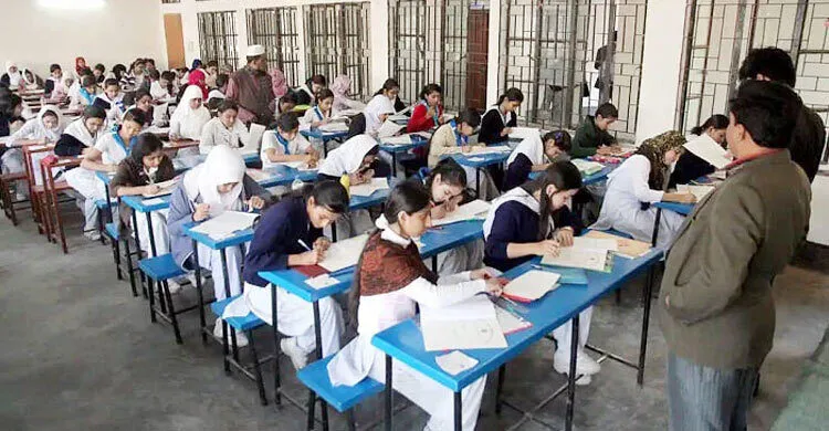 এইচএসসি পরীক্ষার মধ্যেও এবার শিক্ষাপ্রতিষ্ঠানে ক্লাস চলবে