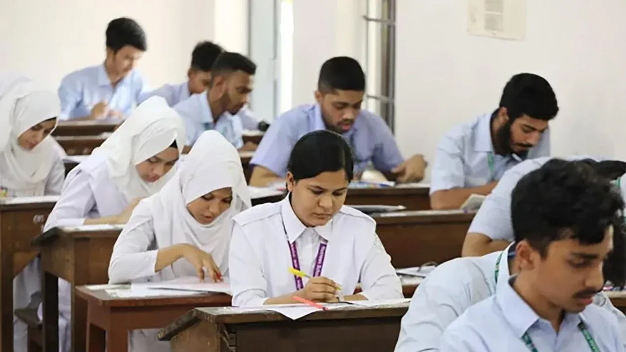 অভিন্ন প্রশ্নে কাল থেকে এইচএসসি পরীক্ষা শুরু