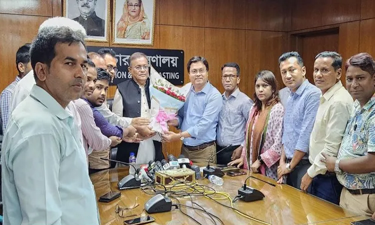 সরকার কোনোভাবেই ইন্টারনেট নিয়ন্ত্রণ করে না: তথ্যমন্ত্রী