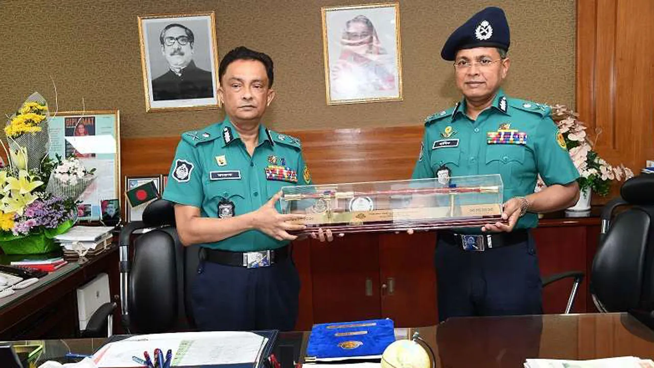 ডিএমপির নতুন কমিশনার হিসেবে দায়িত্ব নিলেন হাবিবুর রহমান