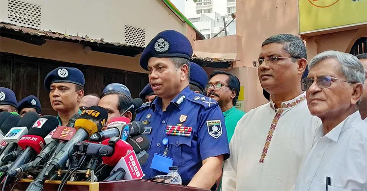 পূজায় জঙ্গি হামলার শঙ্কা নেই, সতর্ক অবস্থানে সব বাহিনী: আইজিপি