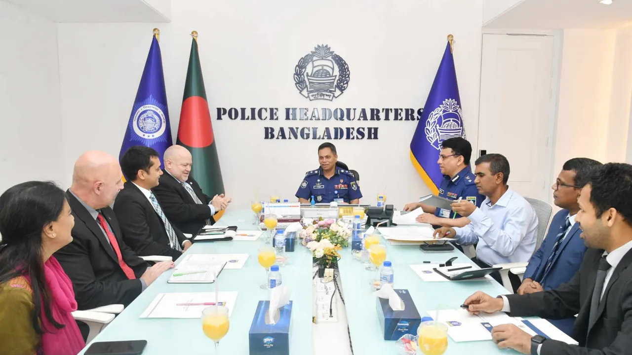 আইজিপির সঙ্গে মার্কিন দূতাবাসের প্রতিনিধিদলের সাক্ষাৎ