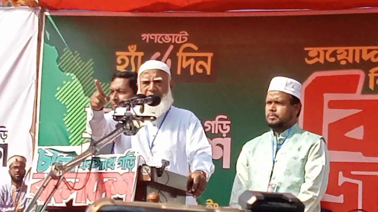 ভোটে বাধা দিলে হাত মুচড়িয়ে দেবেন: আমির