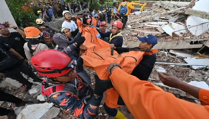 ইন্দোনেশিয়ায় ভূমিকম্পে মৃতের সংখ্যা বেড়ে ২৬৮